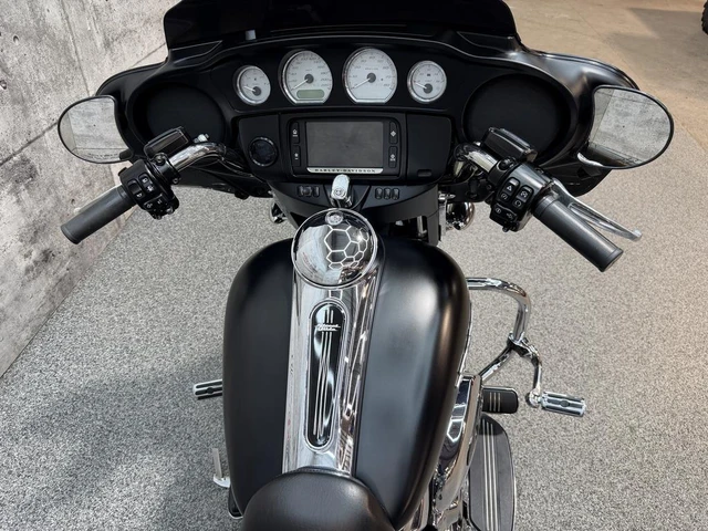 2017 Harley-Davidson, 34 773 km, dovoz Kanada — foto 5 z 5