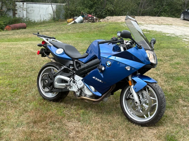 2008 BMW, 61 600 km, dovoz Kanada — foto 2 z 5