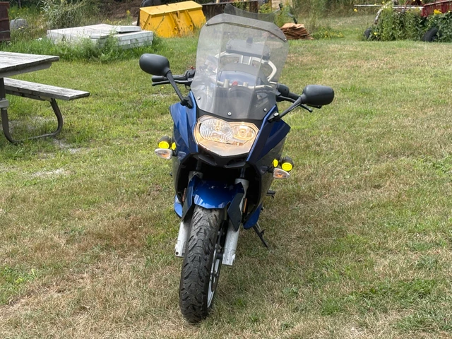 2008 BMW, 61 600 km, dovoz Kanada — foto 3 z 5