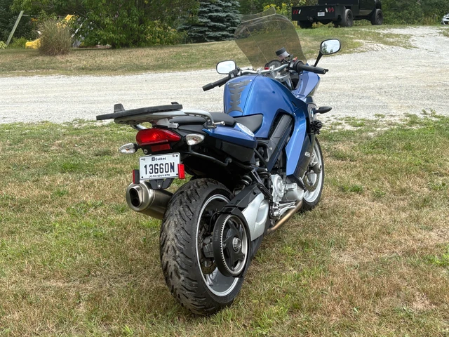 2008 BMW, 61 600 km, dovoz Kanada — foto 4 z 5