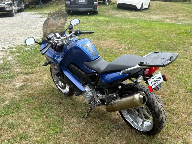 2008 BMW, 61 600 km, dovoz Kanada — foto 5 z 5