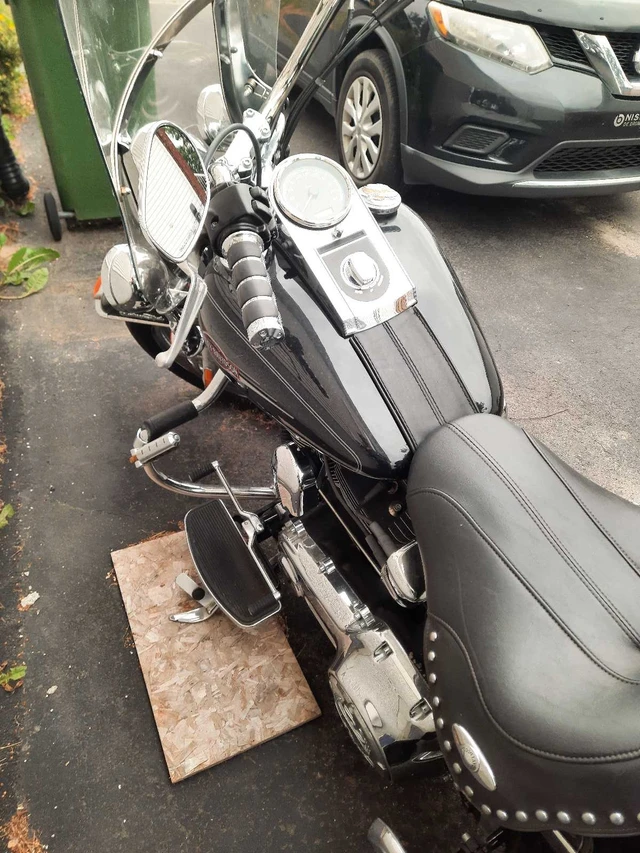 2008 Harley-Davidson, 32 000 km, dovoz Kanada — foto 4 z 5