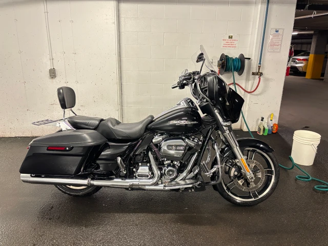 2019 Harley-Davidson, 70 000 km, dovoz Kanada — foto 2 z 5