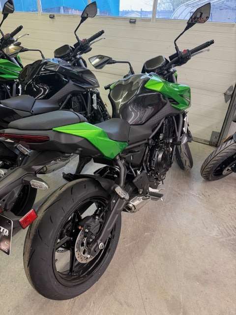 2026 Kawasaki, dovoz Kanada — foto 3 z 5