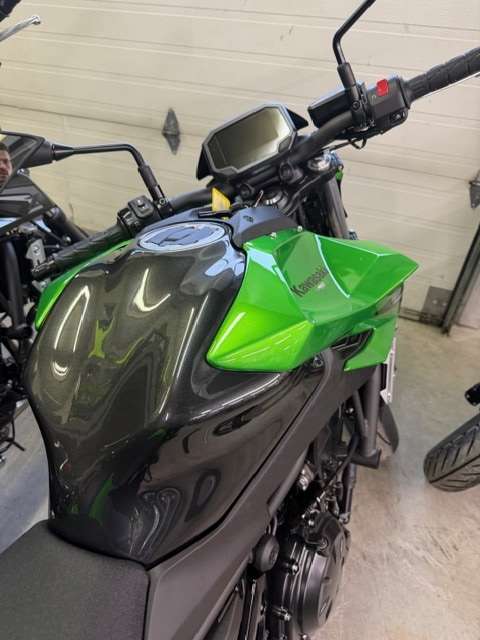 2026 Kawasaki, dovoz Kanada — foto 4 z 5