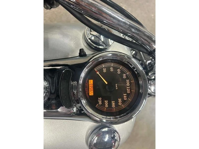 2004 Harley-Davidson, 35 722 km, dovoz Kanada — foto 3 z 5