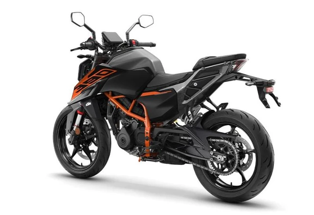2026 KTM, dovoz Kanada — foto 3 z 5