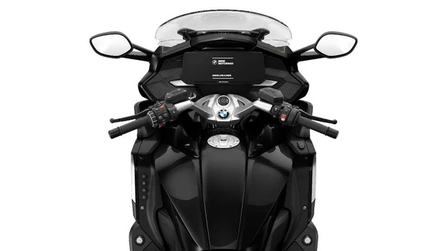 2026 BMW, dovoz Kanada — foto 2 z 4