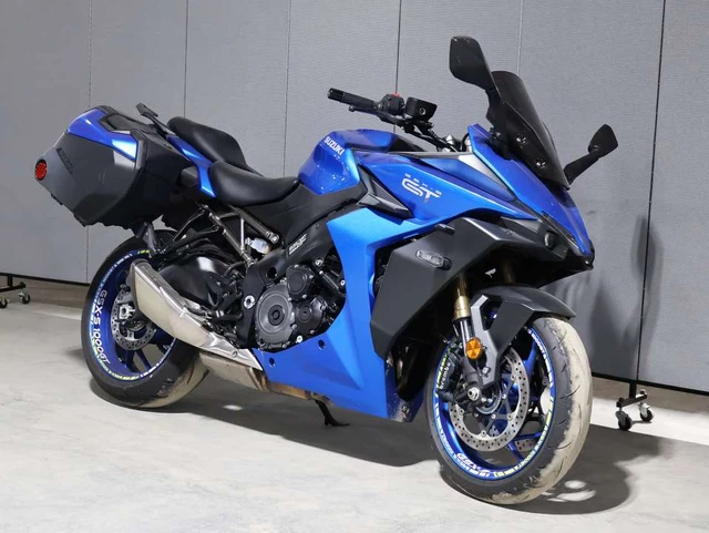 2022 Suzuki, 12 181 km, dovoz Kanada — foto 2 z 5