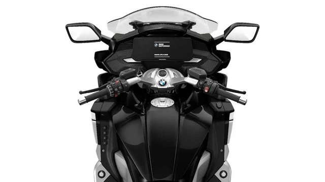 2026 BMW, dovoz Kanada — foto 2 z 4