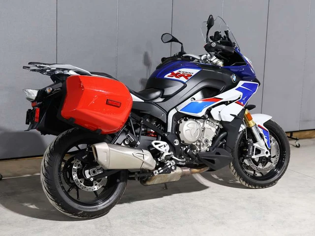 2018 BMW, 18 356 km, dovoz Kanada — foto 2 z 5