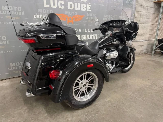 2017 Harley-Davidson, 14 328 km, dovoz Kanada — foto 4 z 5