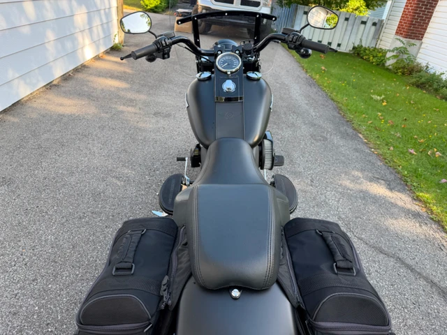 2016 Harley-Davidson, černá, 18 074 km, dovoz Kanada — foto 5 z 5