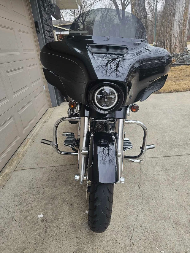 2015 Harley-Davidson, 53 000 km, dovoz Kanada — foto 3 z 5