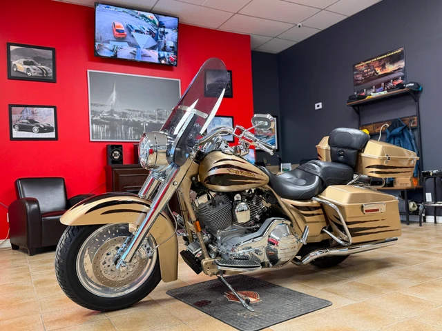 2003 Harley-Davidson, 19 600 km, dovoz Kanada — foto 2 z 5