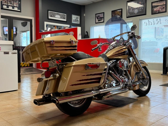 2003 Harley-Davidson, 19 600 km, dovoz Kanada — foto 5 z 5