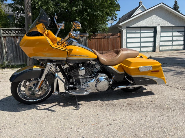 2009 Harley-Davidson, 13 500 km, dovoz Kanada — foto 2 z 5