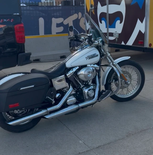 2004 Harley-Davidson, bílá, 71 000 km, dovoz Kanada — foto 4 z 5