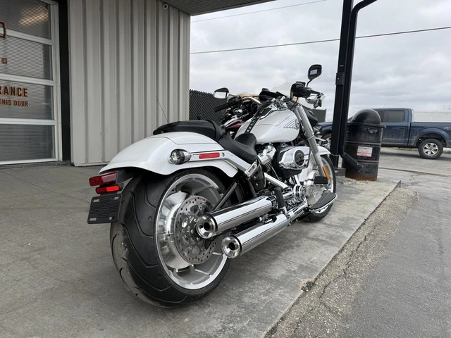 2026 Harley-Davidson, dovoz Kanada — foto 3 z 5