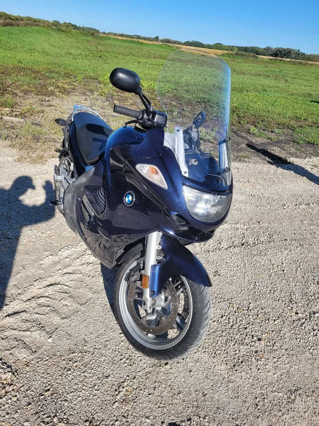 2003 BMW, 58 000 km, dovoz Kanada — foto 2 z 5