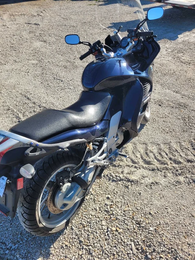2003 BMW, 58 000 km, dovoz Kanada — foto 3 z 5
