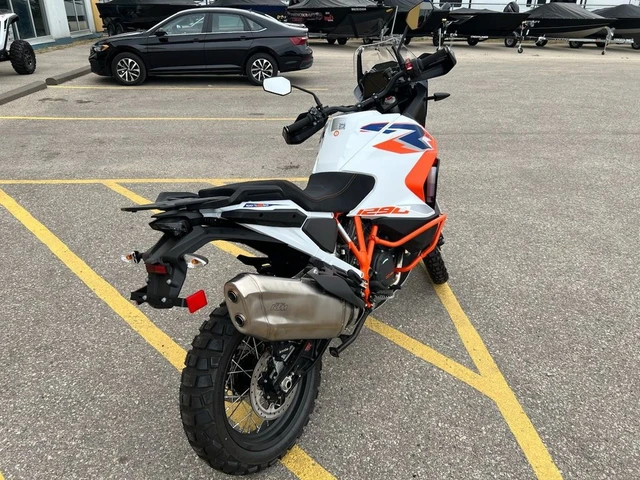 2024 KTM, dovoz Kanada — foto 4 z 5