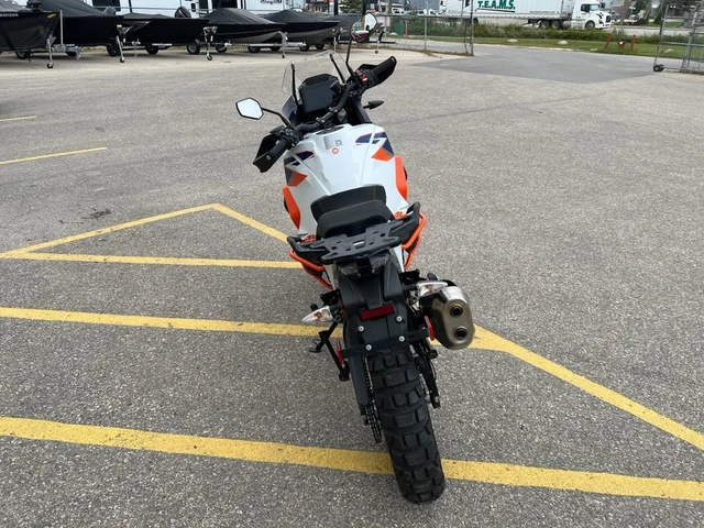2024 KTM, dovoz Kanada — foto 5 z 5
