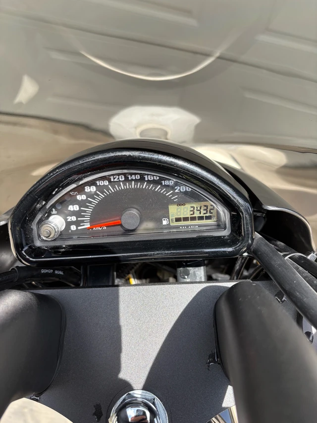 2018 Suzuki, 3 432 km, dovoz Kanada — foto 3 z 5