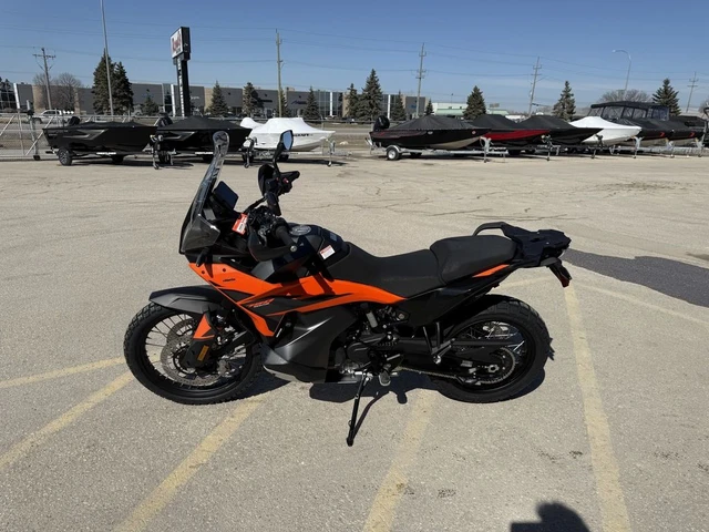 2026 KTM, dovoz Kanada — foto 4 z 5