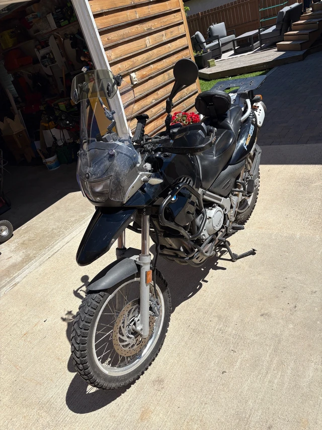 2003 BMW, 58 000 km, dovoz Kanada — foto 5 z 5