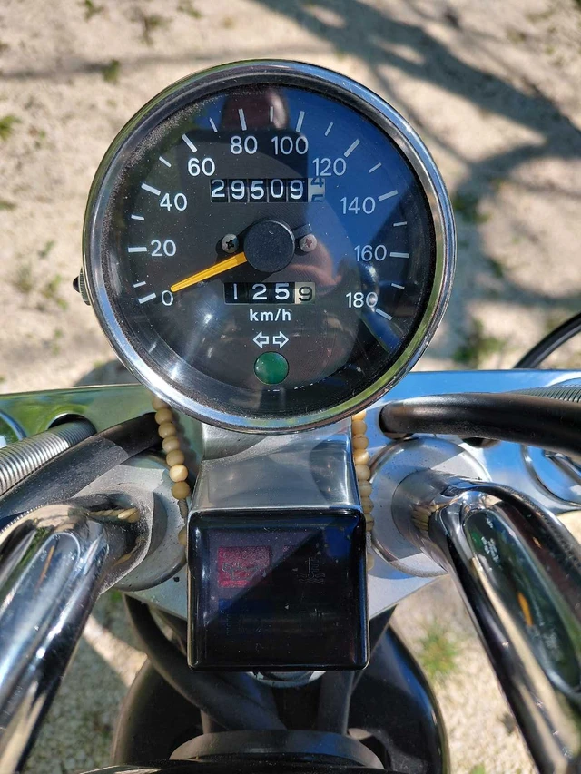 2009 Suzuki, 29 509 km, dovoz Kanada — foto 4 z 4