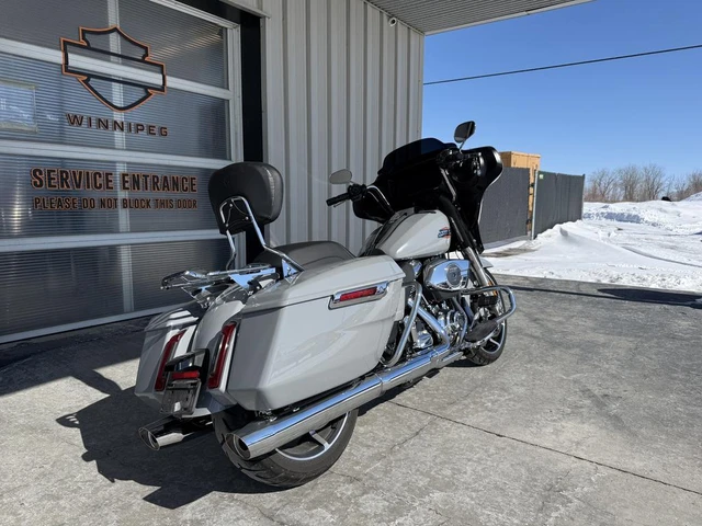 2024 Harley-Davidson, 10 014 km, dovoz Kanada — foto 2 z 5