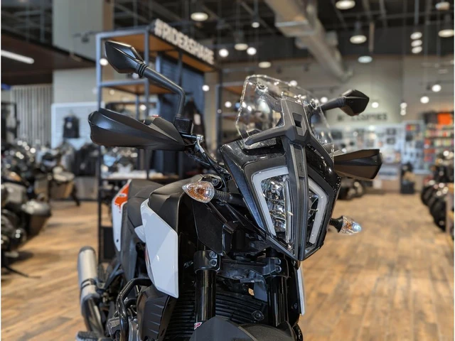 2021 KTM, oranžová, 7 445 km, dovoz Kanada — foto 3 z 5