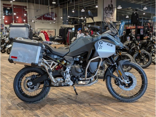 2026 BMW, zelená, 1 km, dovoz Kanada — foto 2 z 5