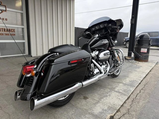 2017 Harley-Davidson, 101 550 km, dovoz Kanada — foto 2 z 5