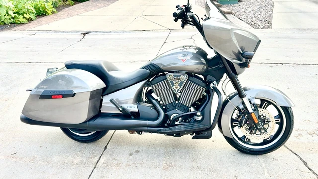 2015 Victory, 20 600 km, dovoz Kanada — foto 5 z 5