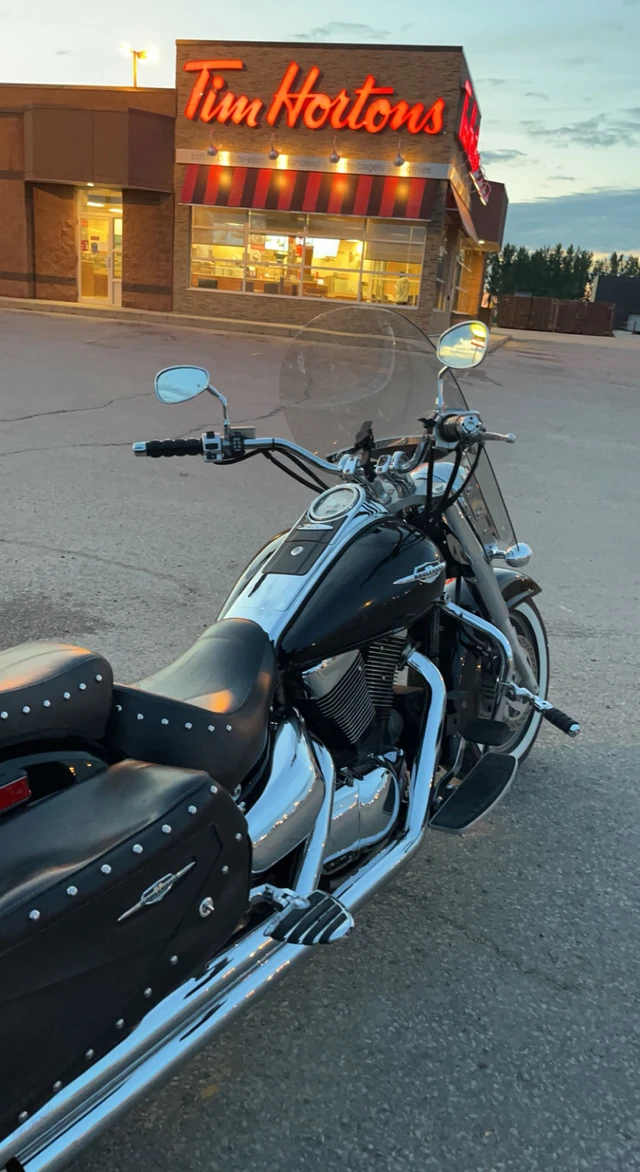 2005 Suzuki, 47 671 km, dovoz Kanada — foto 3 z 4