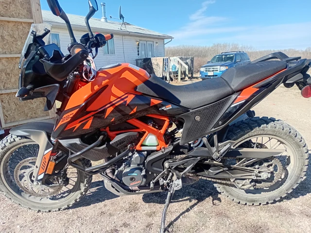 2023 KTM, 8 498 km, dovoz Kanada — foto 4 z 4