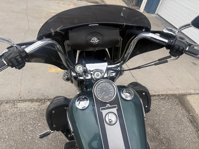 2001 Harley-Davidson, 35 000 km, dovoz Kanada — foto 5 z 5