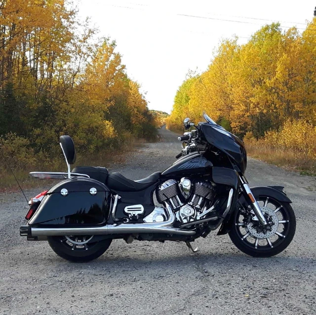 2017 Indian, 27 854 km, dovoz Kanada — foto 2 z 4