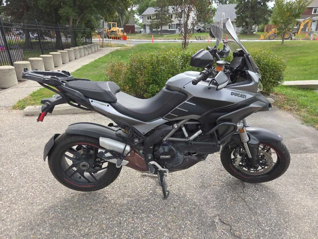 2013 Ducati, 65 962 km, dovoz Kanada — foto 3 z 5