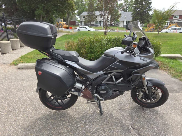2013 Ducati, 65 962 km, dovoz Kanada — foto 4 z 5