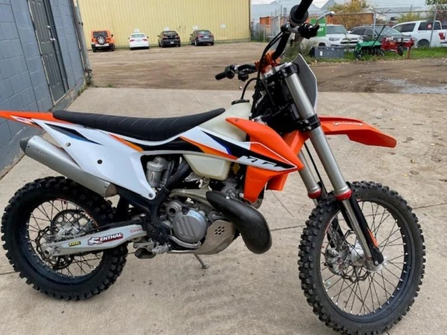 2021 KTM, 1 km, dovoz Kanada — foto 2 z 4