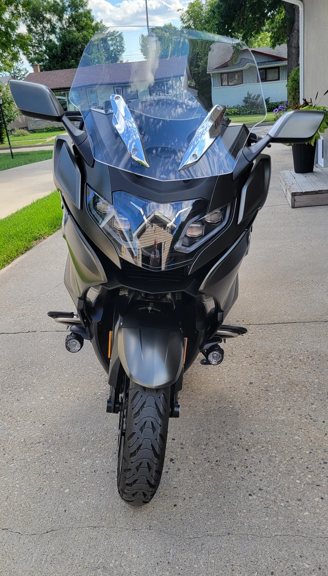 2023 BMW, 26 529 km, dovoz Kanada — foto 2 z 5