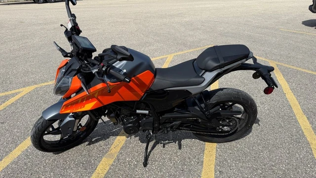 2024 KTM, 800 km, dovoz Kanada — foto 4 z 5