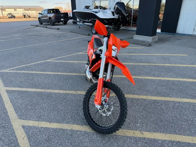 2026 KTM, dovoz Kanada — foto 3 z 5