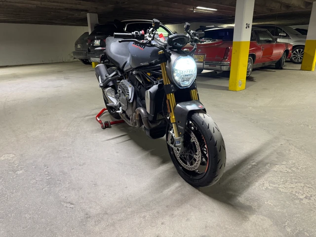 2017 Ducati, 10 667 km, dovoz Kanada — foto 4 z 5