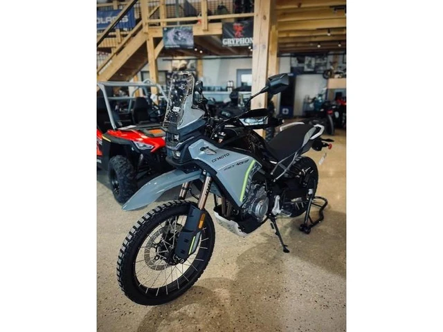 2026 CFMOTO, dovoz Kanada — foto 3 z 5