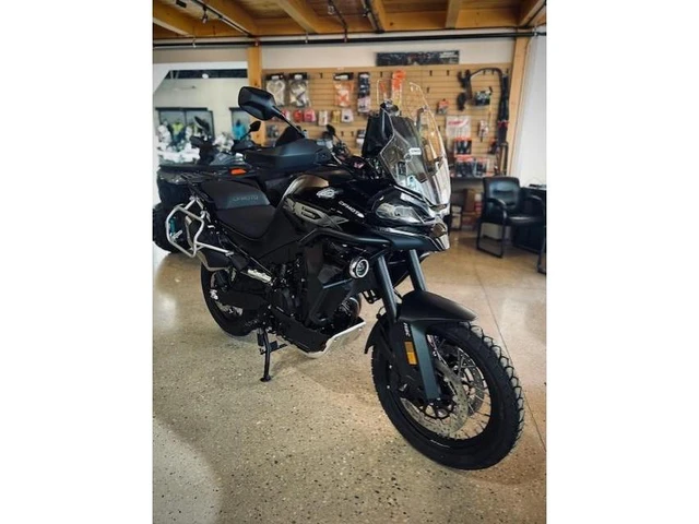 2026 CFMOTO, dovoz Kanada — foto 2 z 5
