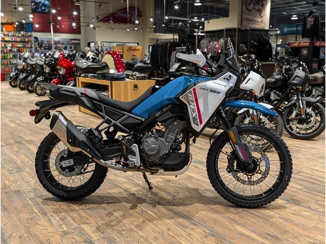 2026 CFMOTO, modrá, 1 km, dovoz Kanada — foto 2 z 5
